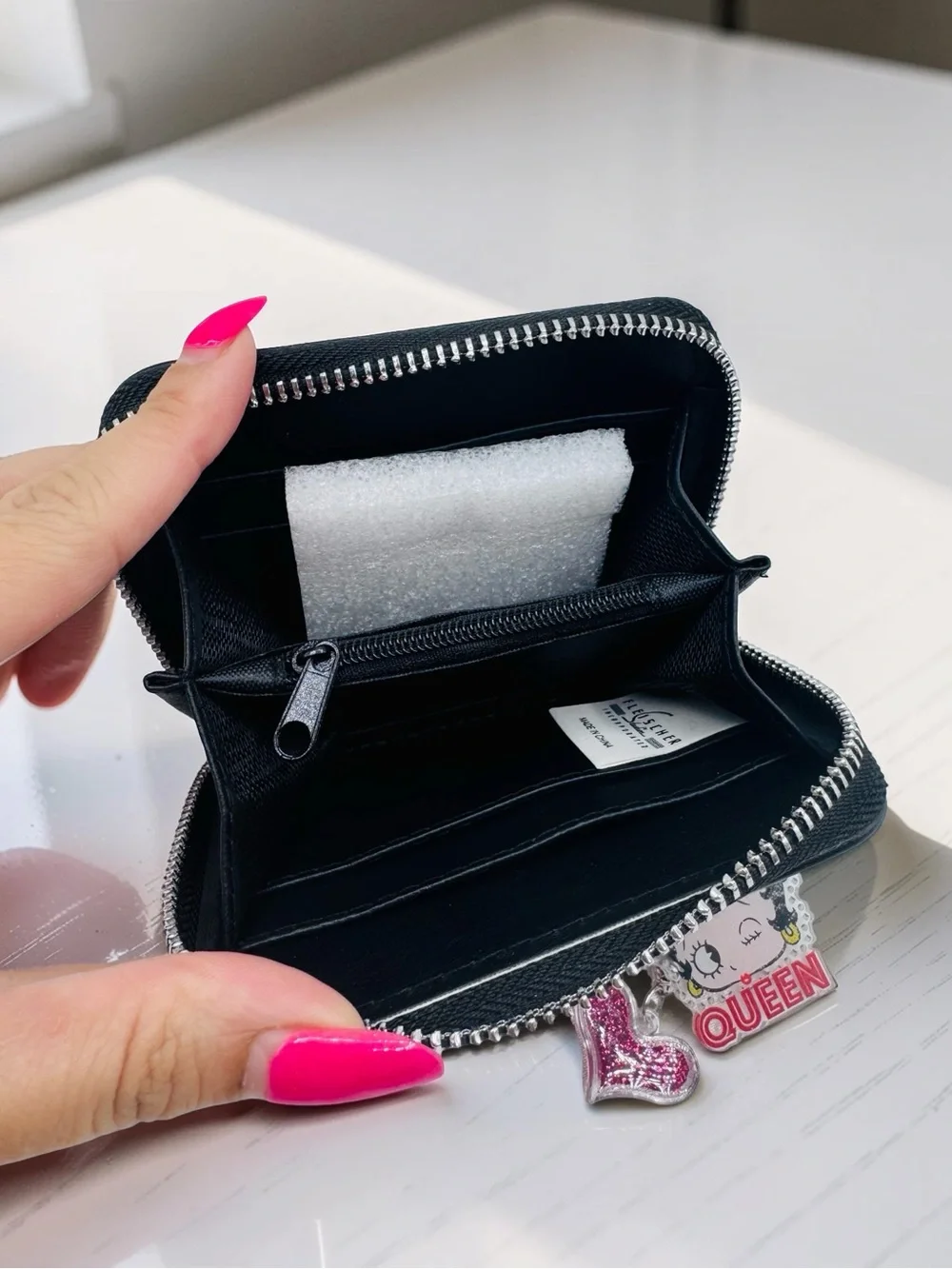 Betty Boop Zip Around Mini Wallet Coin Purse with Charm Keychain Black Red